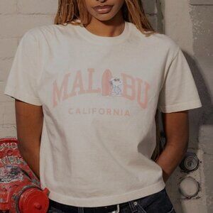 Riot Society Malibu peanuts snoopy crop shirt Small